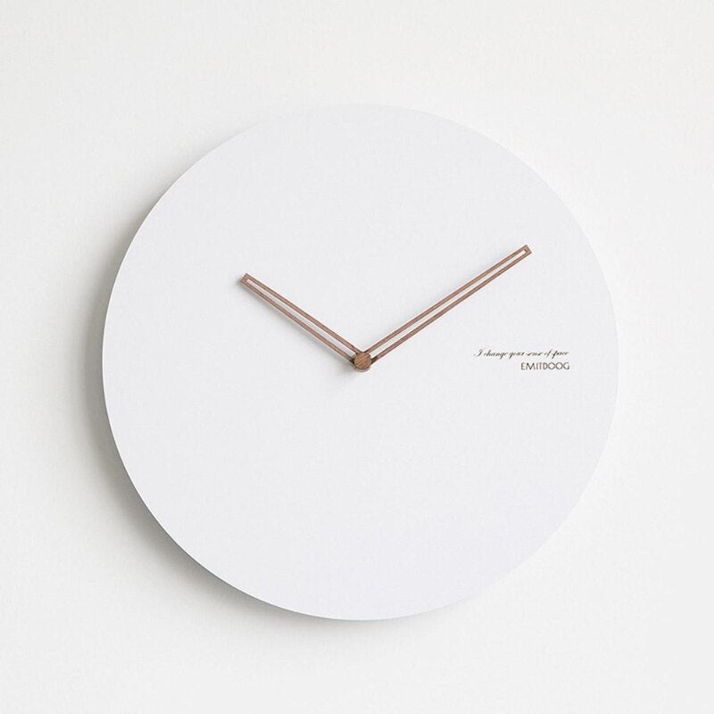 PureTime™ - Klassieke Witte Wandklok voor Elke Kamer