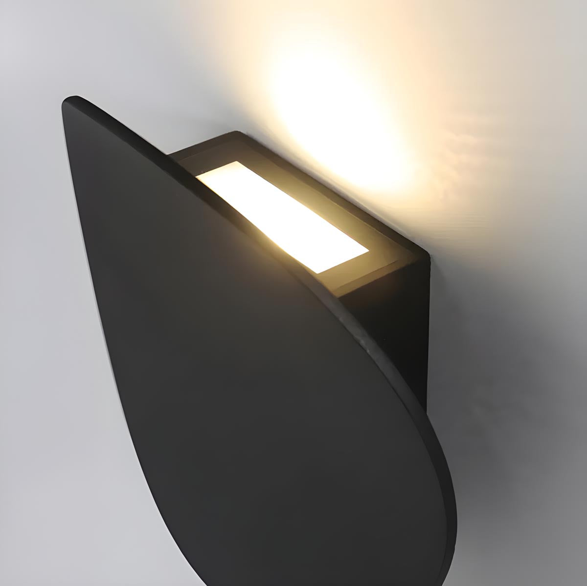 PrismAura Wandlamp